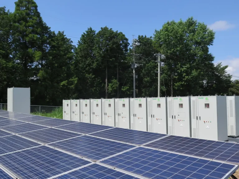 かがし屋の高圧太陽光発電所、蓄電池併設を完了し運転開始